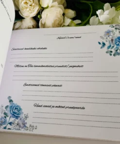 Pulmaraamatu küsimuste leht siniste lilledega