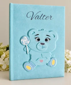 Sinine sametine beebialbum Valter nime ja armsa karukujundusega