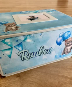 Sinine suur personaalne mälestustelaegas karukujundusega